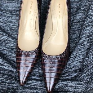 Ann Taylor Brown leather heels